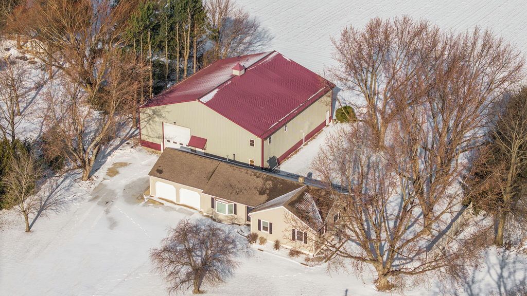 Photo of 4191 E 400 S, La Porte, IN 46350 (MLS # 833150)