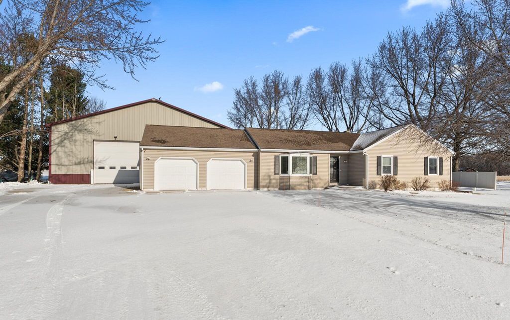Photo of 4191 E 400 S, La Porte, IN 46350 (MLS # 833150)