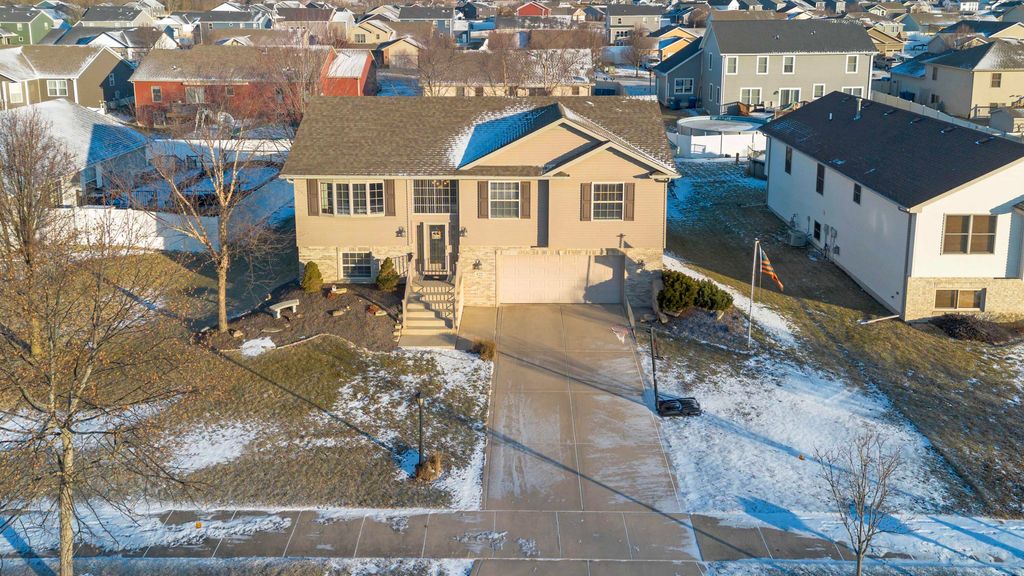Photo of 822 Seminole Drive, Lowell, IN 46356 (MLS # 833135)