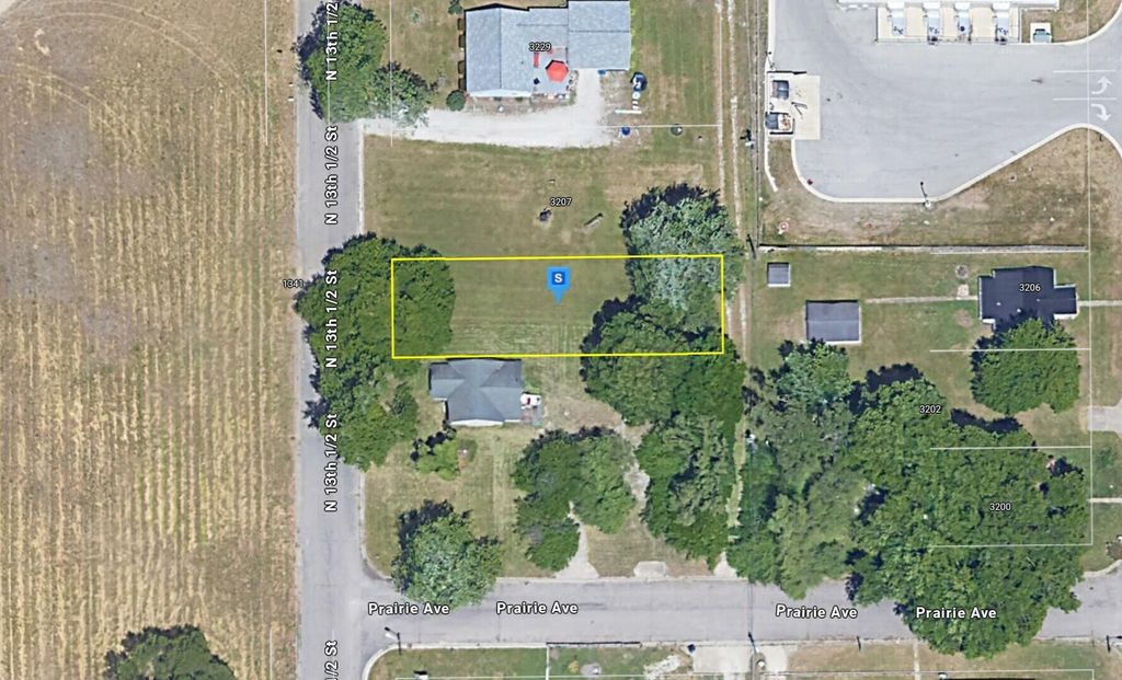 Photo of 3205 N 13th 1/2 Street, Terre Haute, IN 47804 (MLS # 837507)