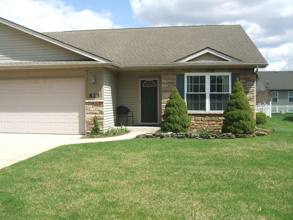 Photo of 823 Daisy Circle NE #6a, DeMotte, IN 46310 (MLS # 836971)