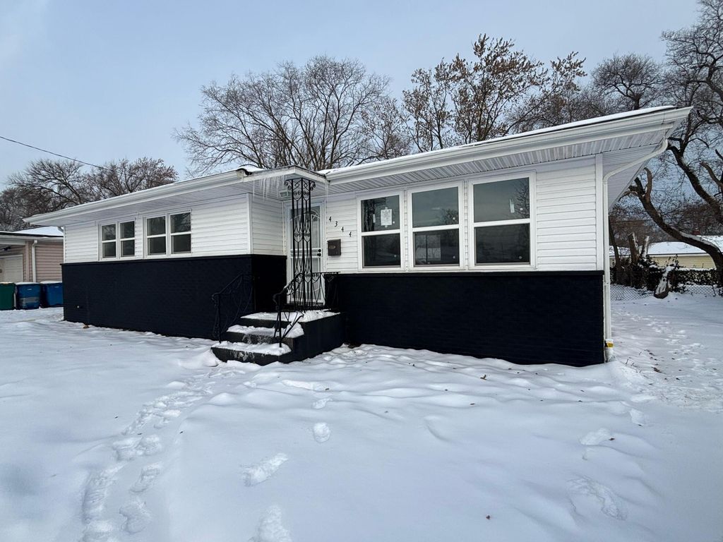 Photo of 4344 Ryan Court, Gary, IN 46403 (MLS # 831639)