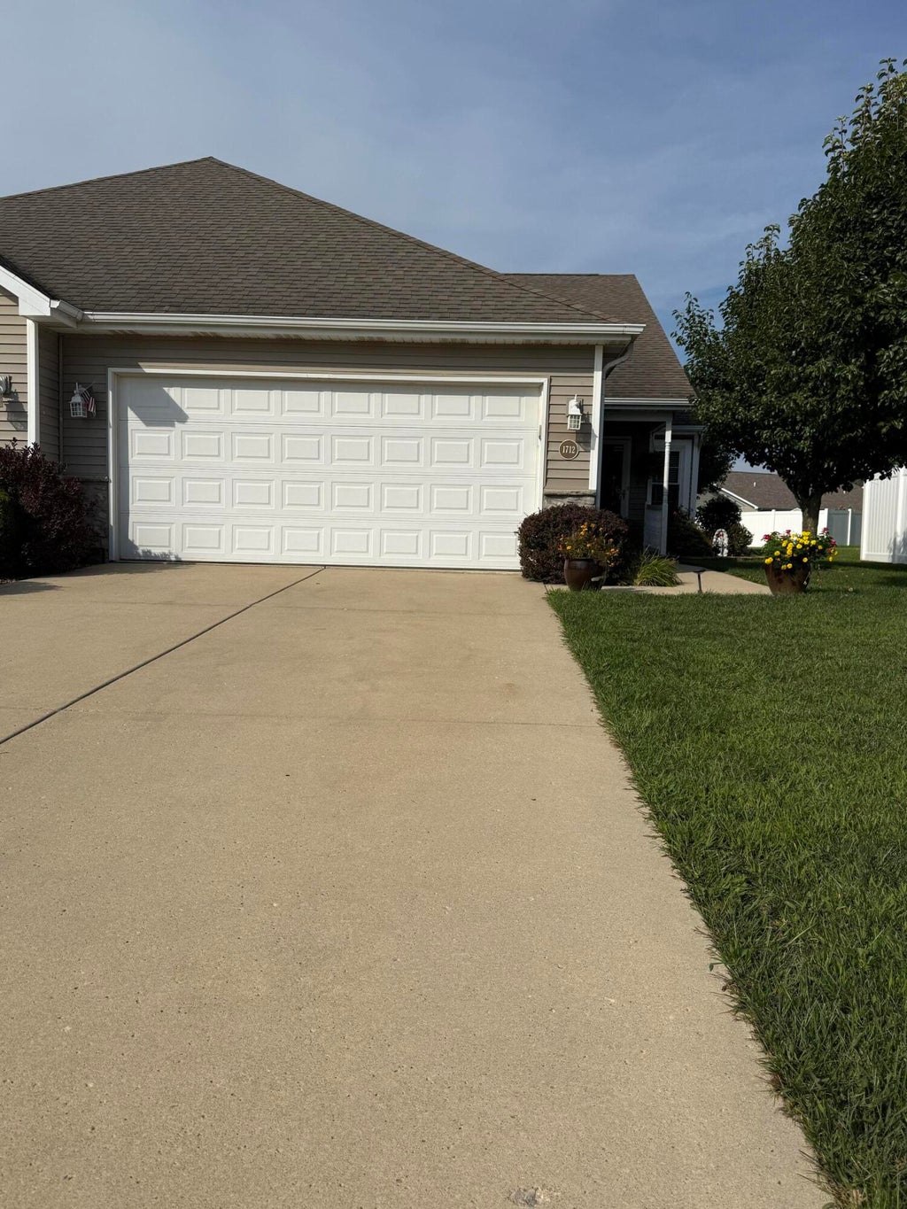 Photo of 1712 E 106th Avenue, Crown Point, IN 46307 (MLS # 844237)