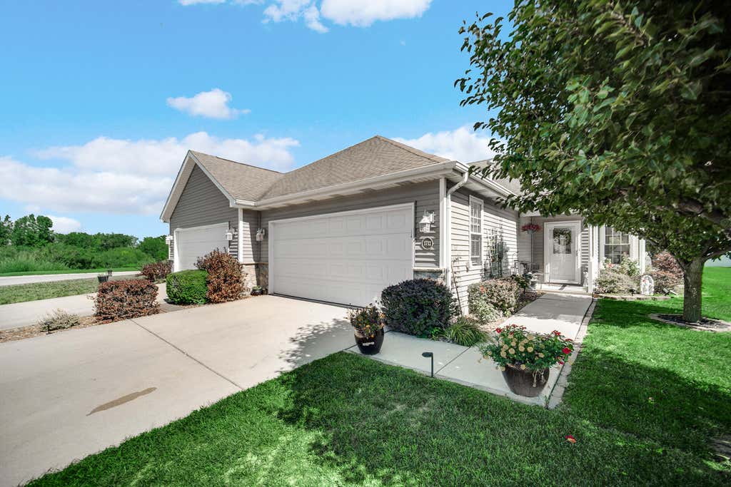 Photo of 1712 E 106th Avenue, Crown Point, IN 46307 (MLS # 844237)