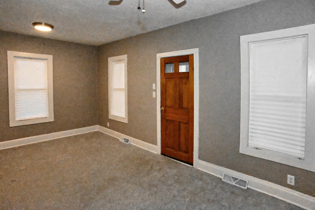 Photo of 207 N Ash Street, Hobart, IN 46342 (MLS # 843392)