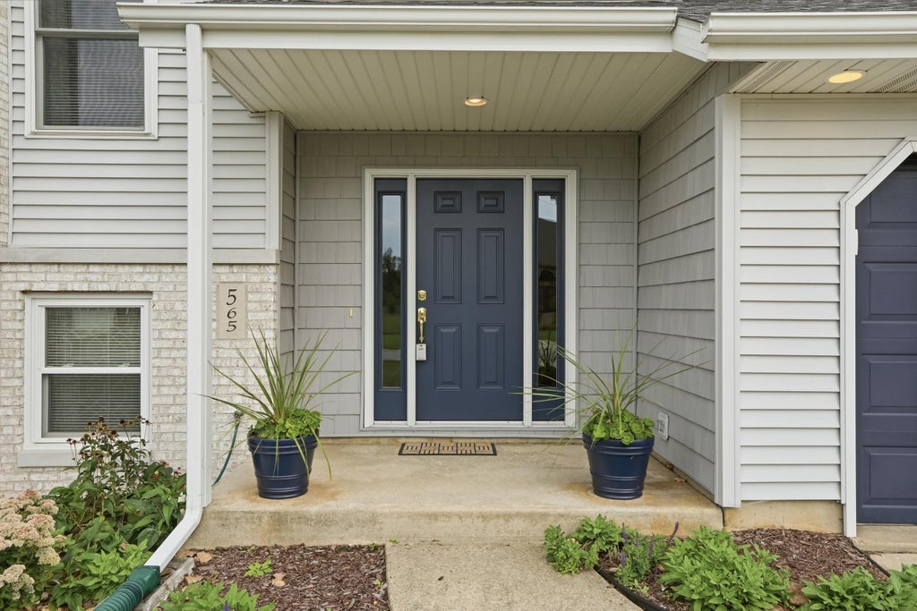 Photo of 565 Waterford Lane, Valparaiso, IN 46385 (MLS # 845264)