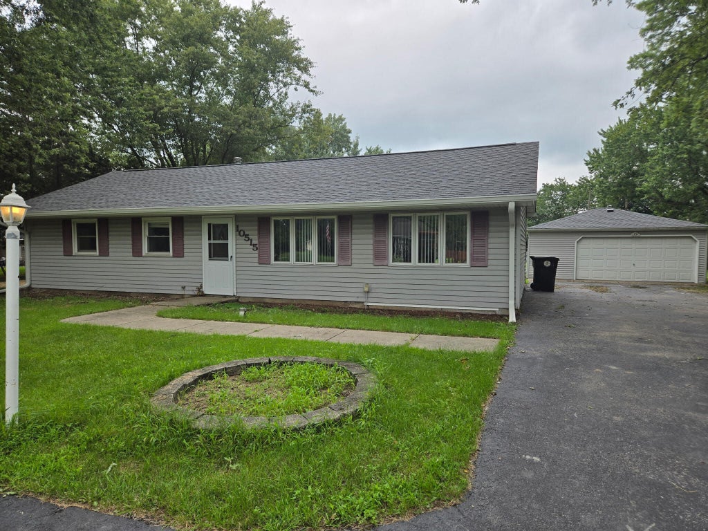 Photo of 10515 Baker Street, Crown Point, IN 46307 (MLS # 843784)