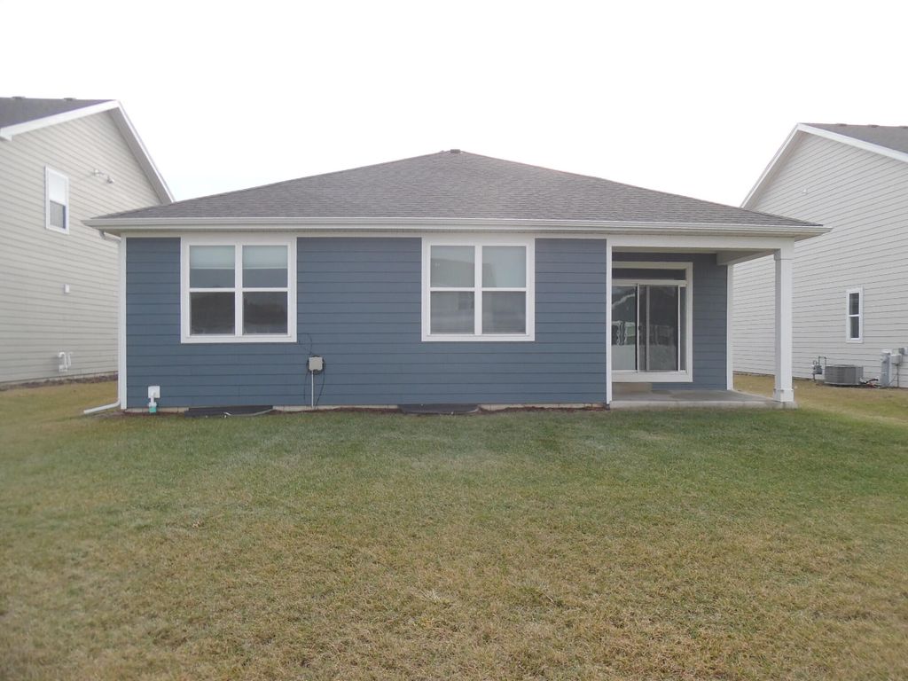 Photo of 7768 W 105th Place, Saint John, IN 46373 (MLS # 832578)