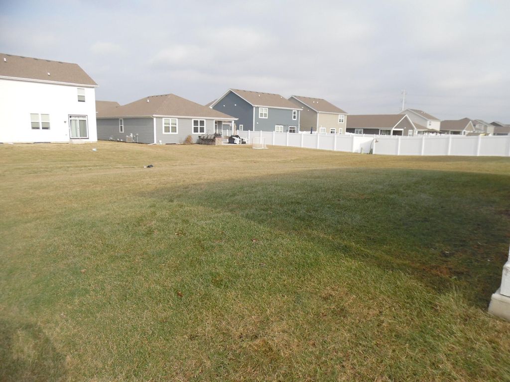Photo of 7768 W 105th Place, Saint John, IN 46373 (MLS # 832578)
