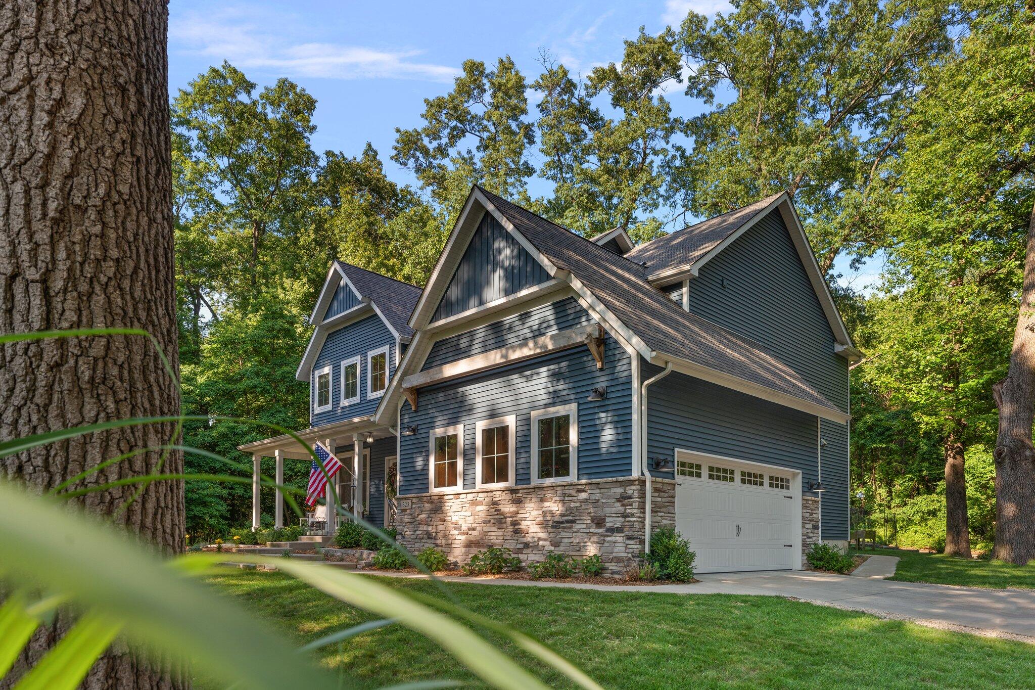 323 Dreamwold Way