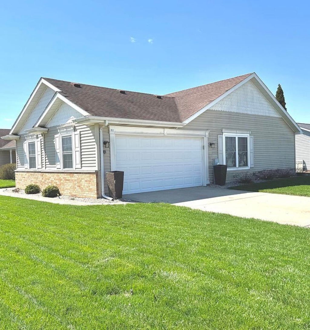 Photo of 257 Willow Street, Lowell, IN 46356 (MLS # 845879)