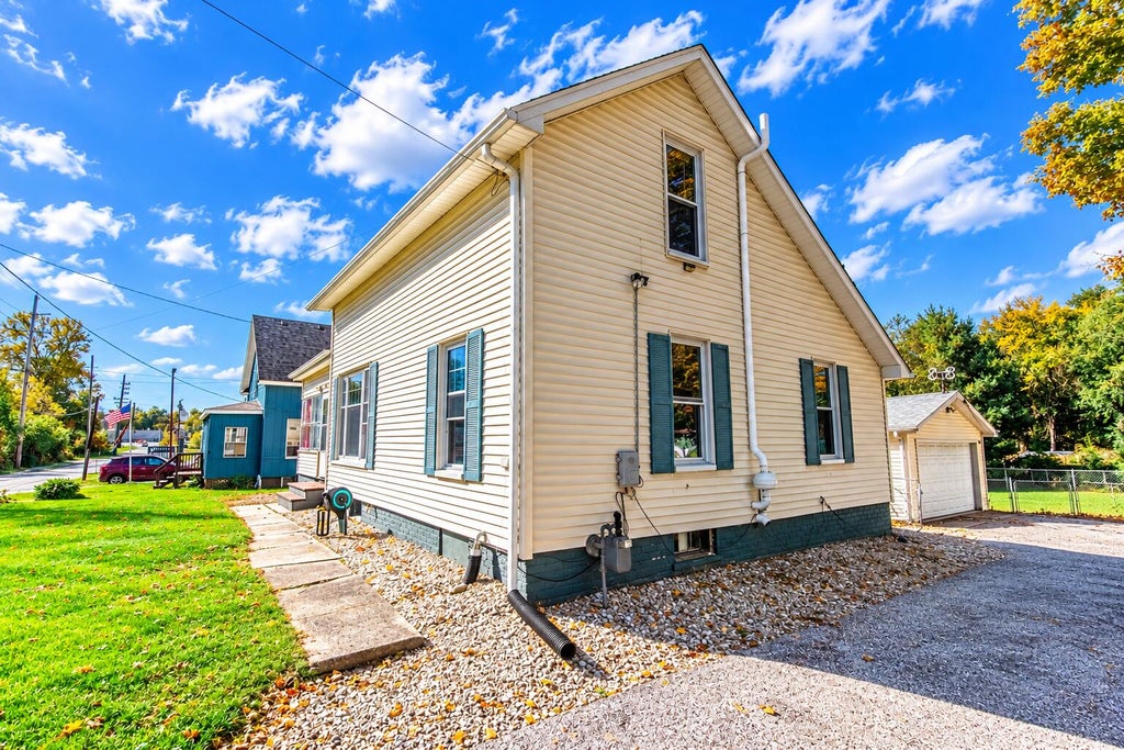 Photo of 504 Colfax Avenue, La Porte, IN 46350 (MLS # 847036)