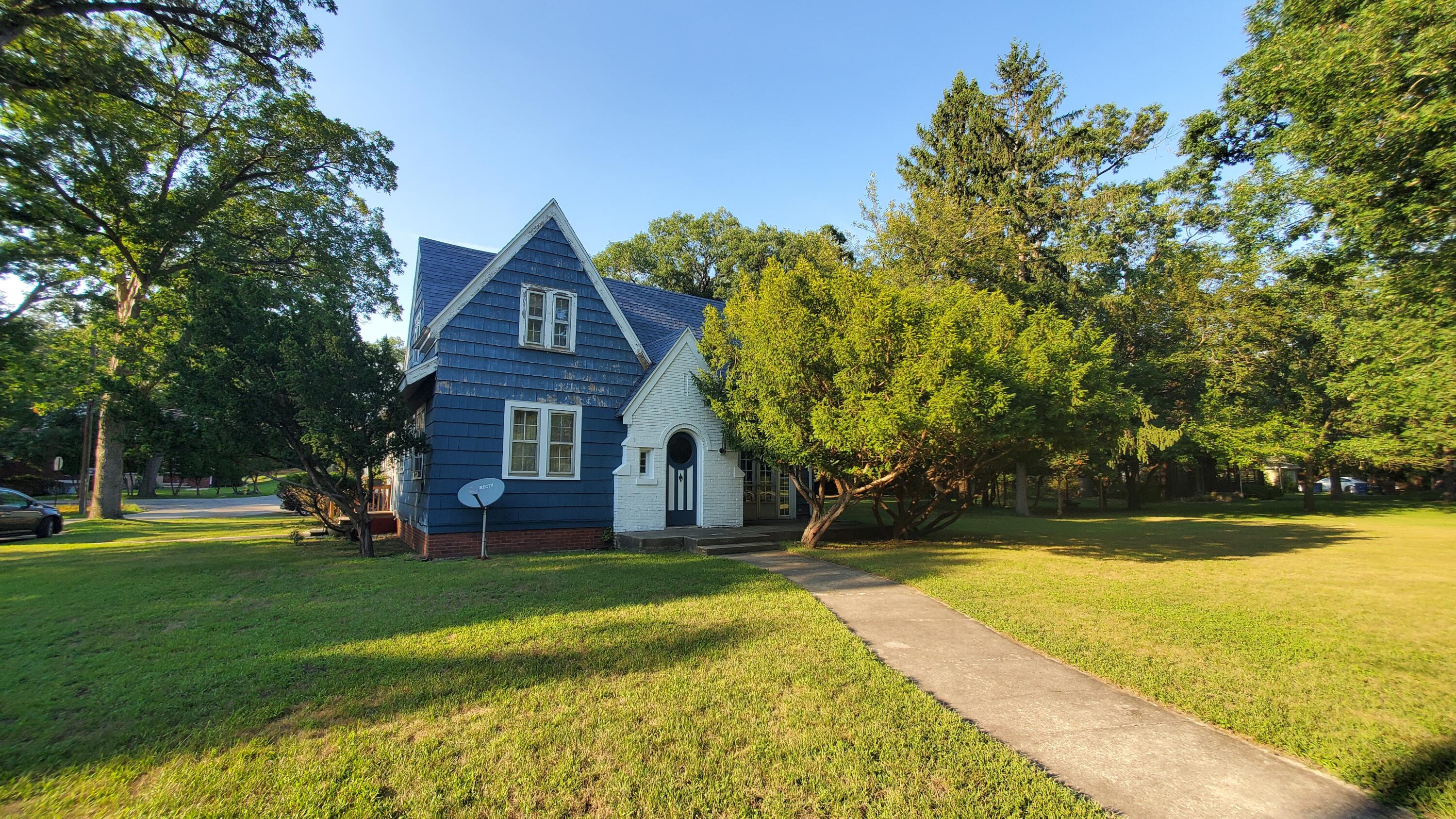 2936 Belle Plaine Trail