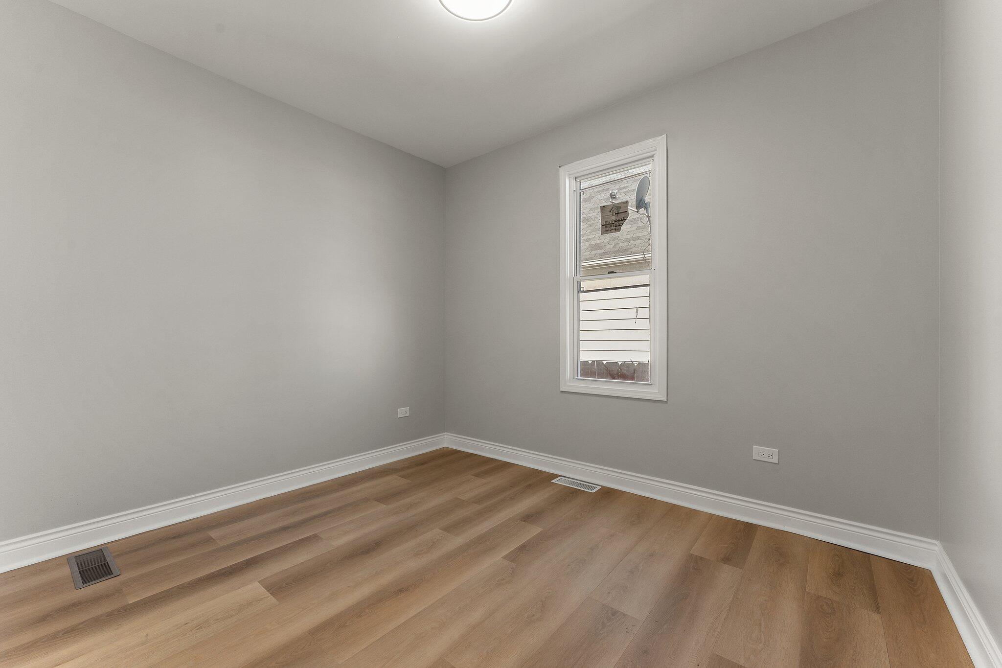 Hammond, Indiana 46320, United States, 3 Bedrooms Bedrooms, ,1 BathroomBathrooms,Residential,Pending,13251