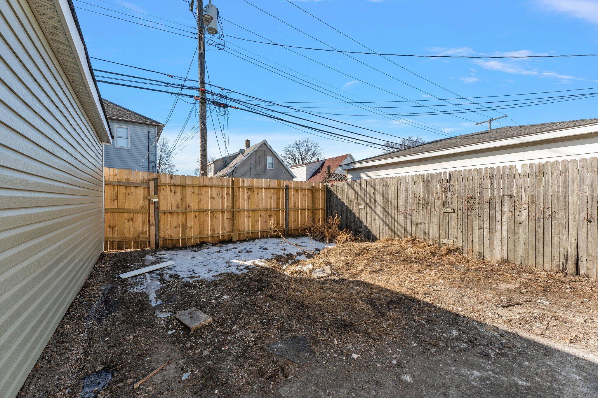 Hammond, Indiana 46320, United States, 3 Bedrooms Bedrooms, ,1 BathroomBathrooms,Residential,Pending,13251