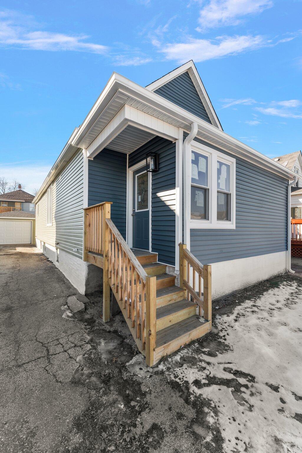 Hammond, Indiana 46320, United States, 3 Bedrooms Bedrooms, ,1 BathroomBathrooms,Residential,Pending,13251