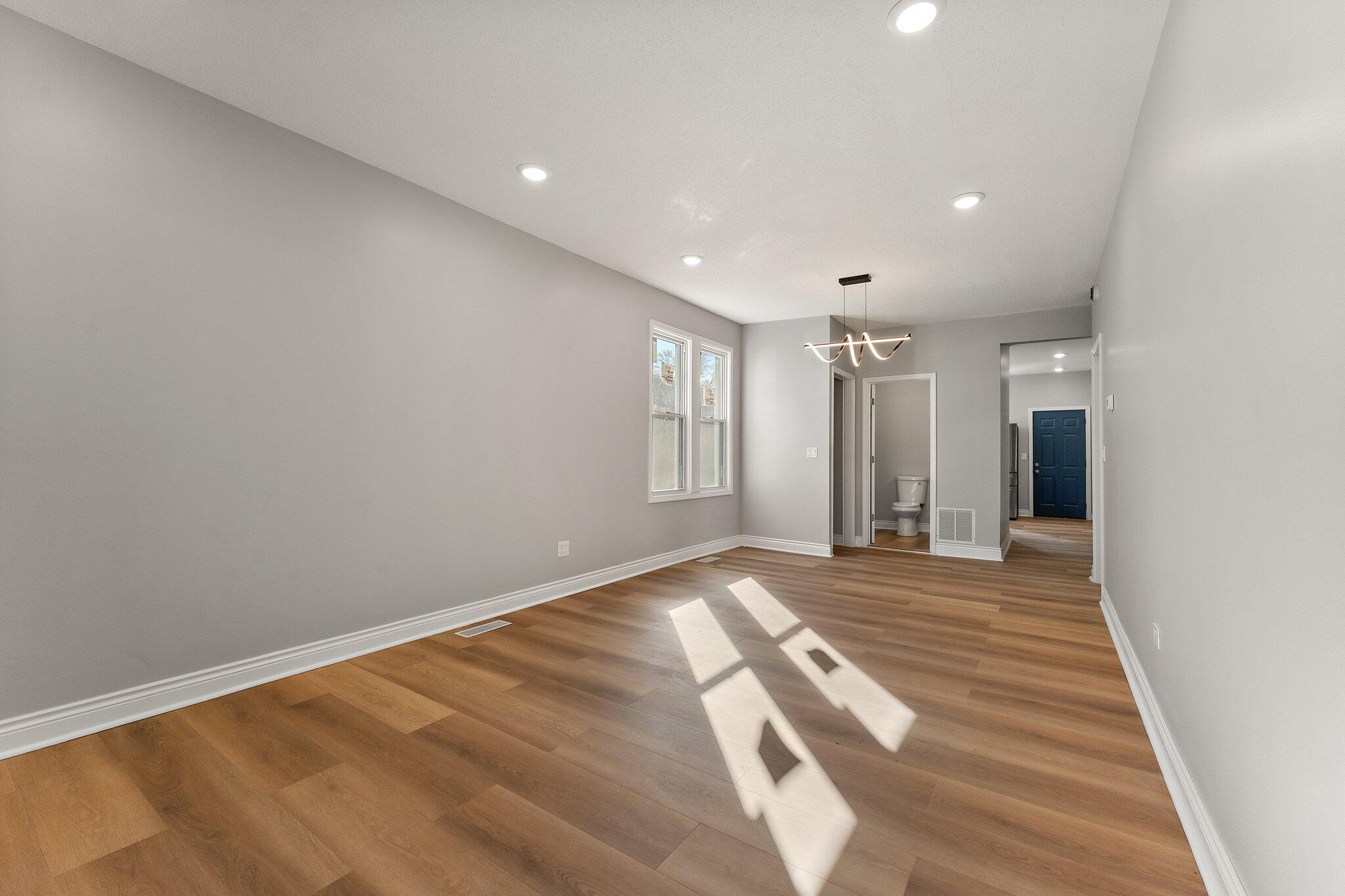 Hammond, Indiana 46320, United States, 3 Bedrooms Bedrooms, ,1 BathroomBathrooms,Residential,Pending,13251