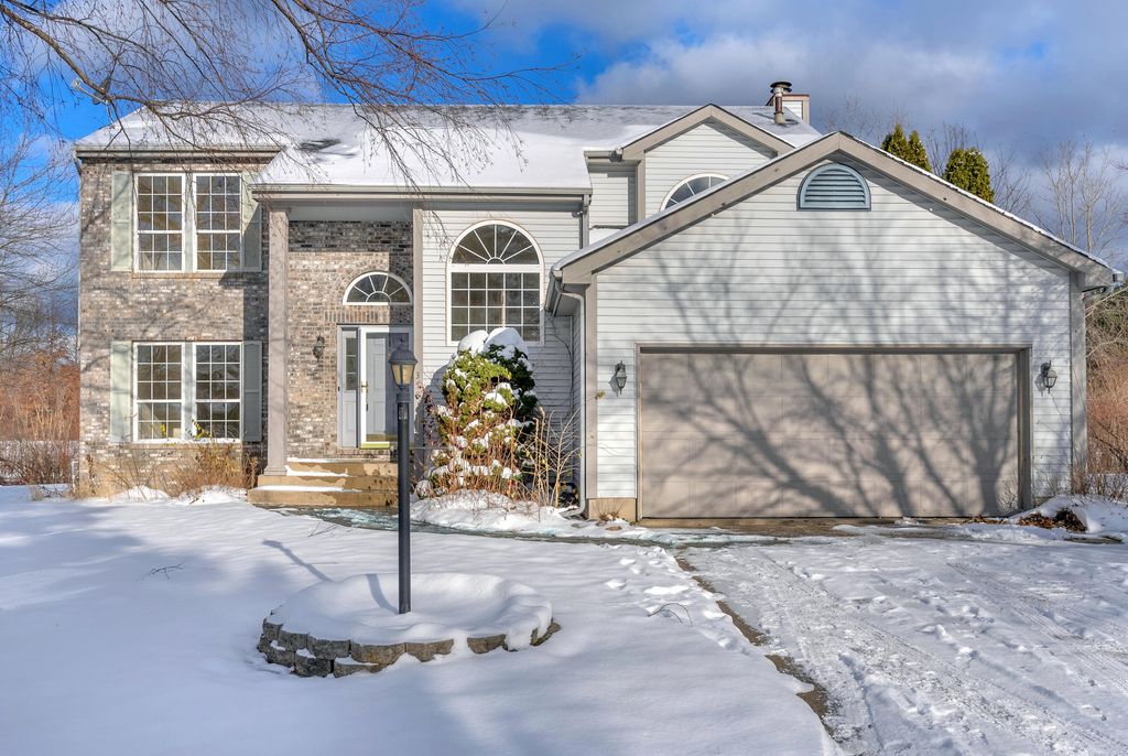 Photo of 378 Ballenisle Court, Chesterton, IN 46304 (MLS # 831399)