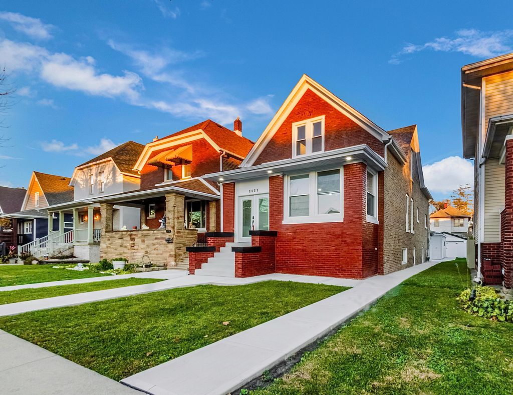 Photo of 1631 Cleveland Avenue, Whiting, IN 46394 (MLS # 831527)