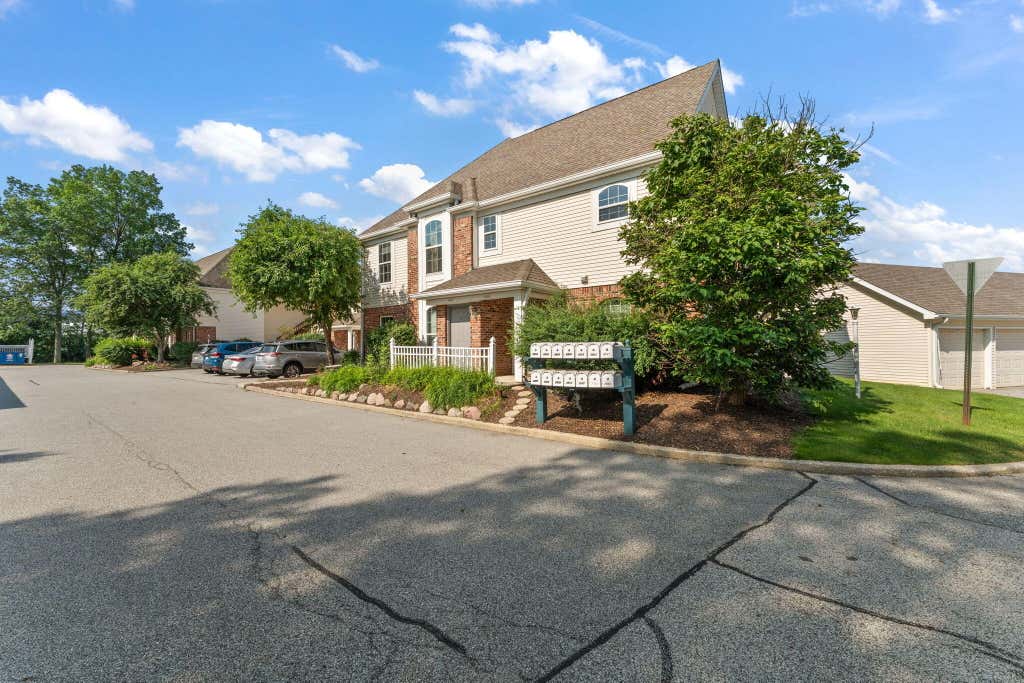 Photo of 2925 Foggy Glen Drive, Valparaiso, IN 46385 (MLS # 841936)