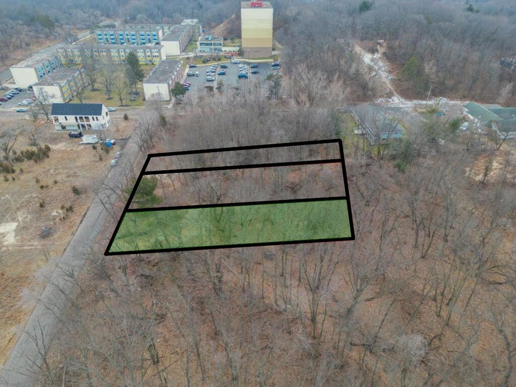1040 N Wells, Lots 35, 36, 37 Street