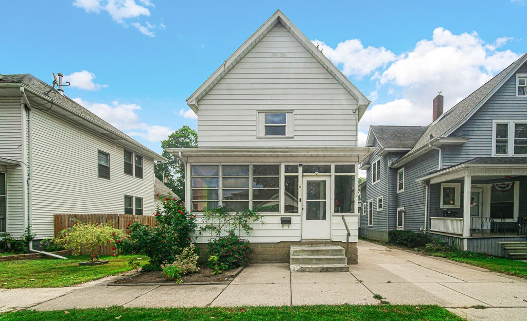 Photo of 404 Maple Avenue, La Porte, IN 46350 (MLS # 845308)