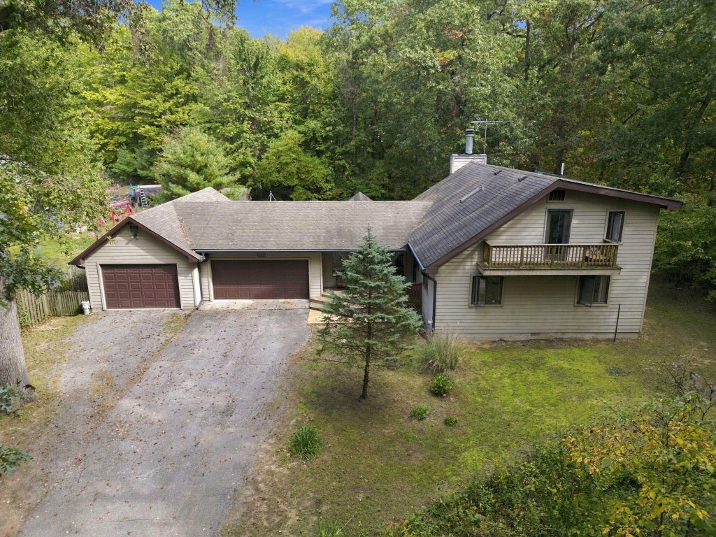 Photo of 140 S Oxford Avenue, Beverly Shores, IN 46301 (MLS # 846656)