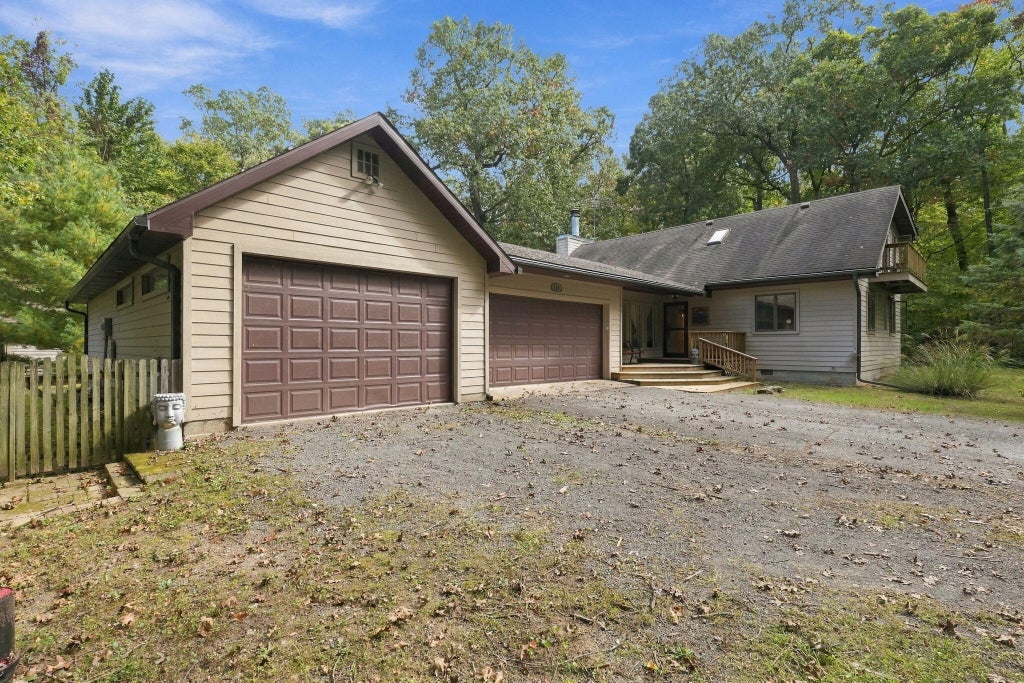 Photo of 140 S Oxford Avenue, Beverly Shores, IN 46301 (MLS # 846656)