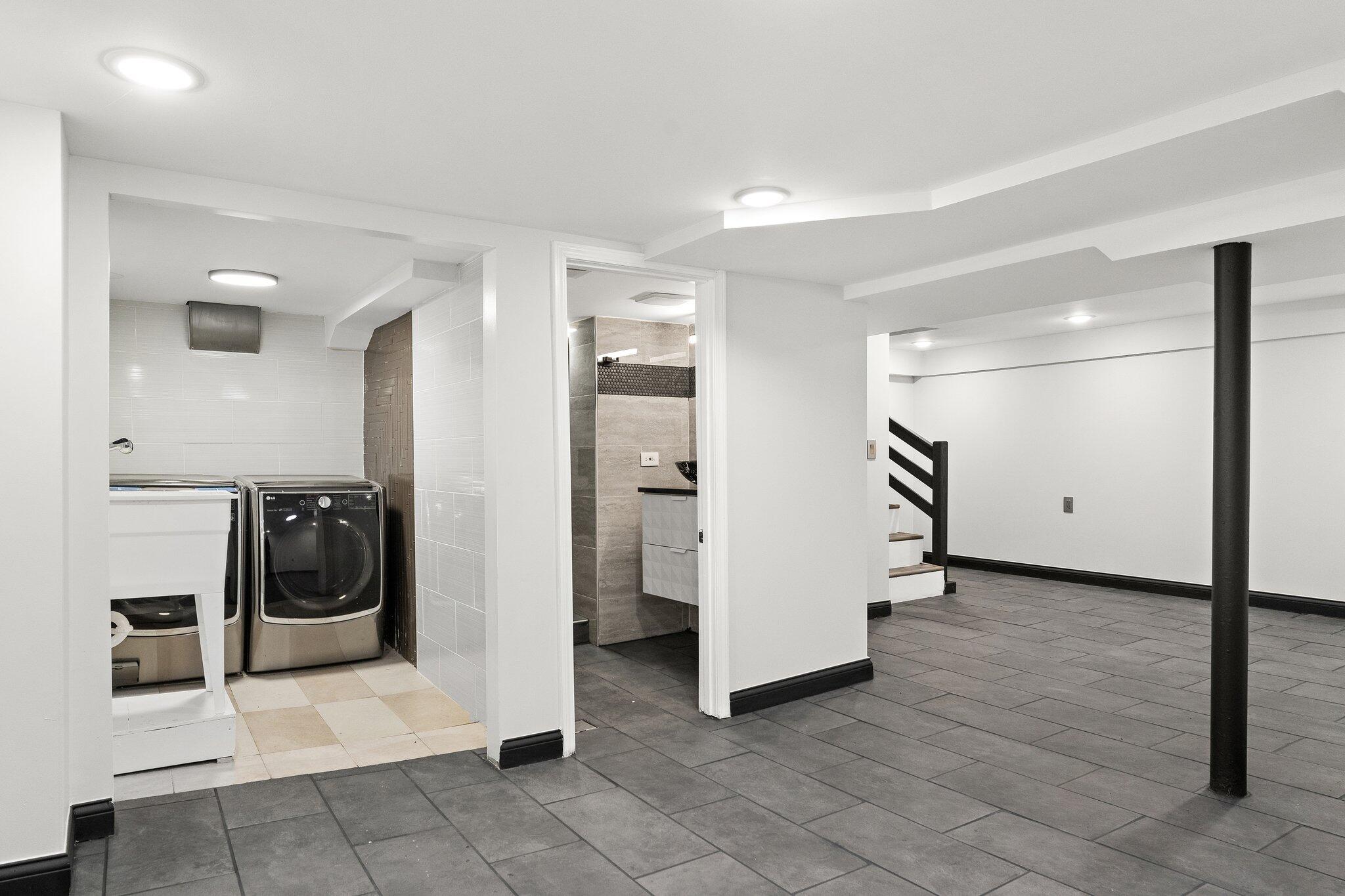 Hammond, Indiana 46323, United States, 4 Bedrooms Bedrooms, ,2 BathroomsBathrooms,Residential,Active,29823