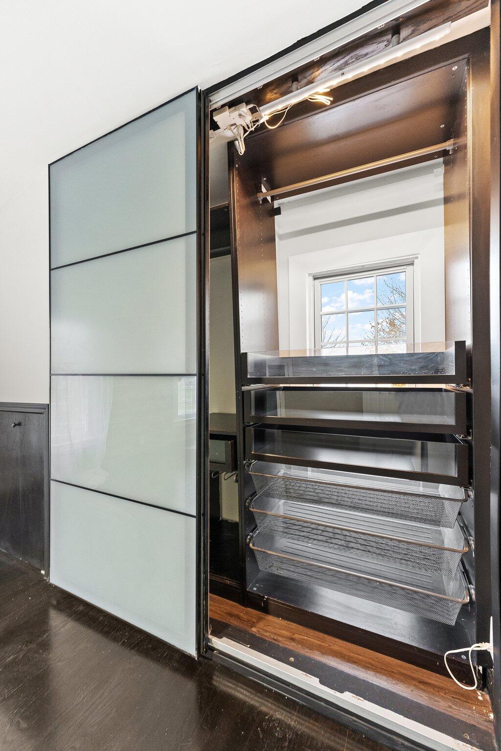 Hammond, Indiana 46323, United States, 4 Bedrooms Bedrooms, ,2 BathroomsBathrooms,Residential,Active,29823