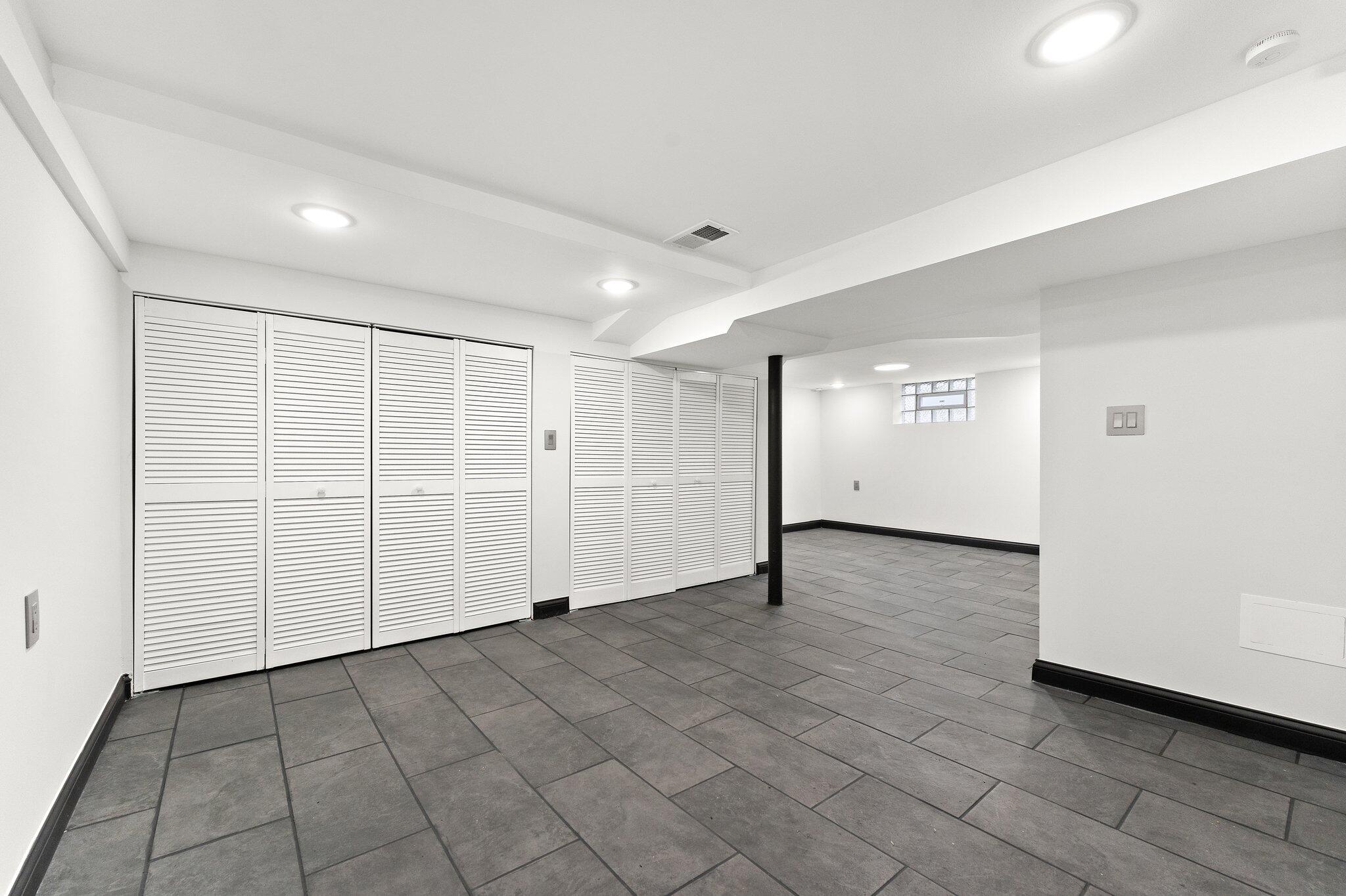 Hammond, Indiana 46323, United States, 4 Bedrooms Bedrooms, ,2 BathroomsBathrooms,Residential,Active,29823