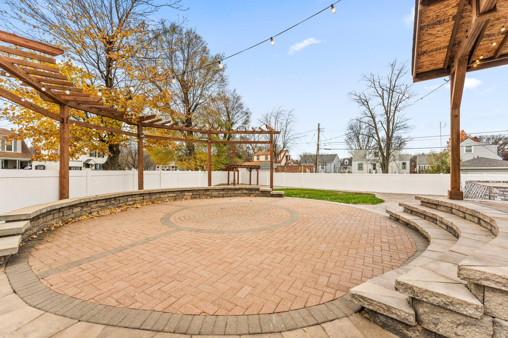 Hammond, Indiana 46323, United States, 4 Bedrooms Bedrooms, ,2 BathroomsBathrooms,Residential,Active,29823