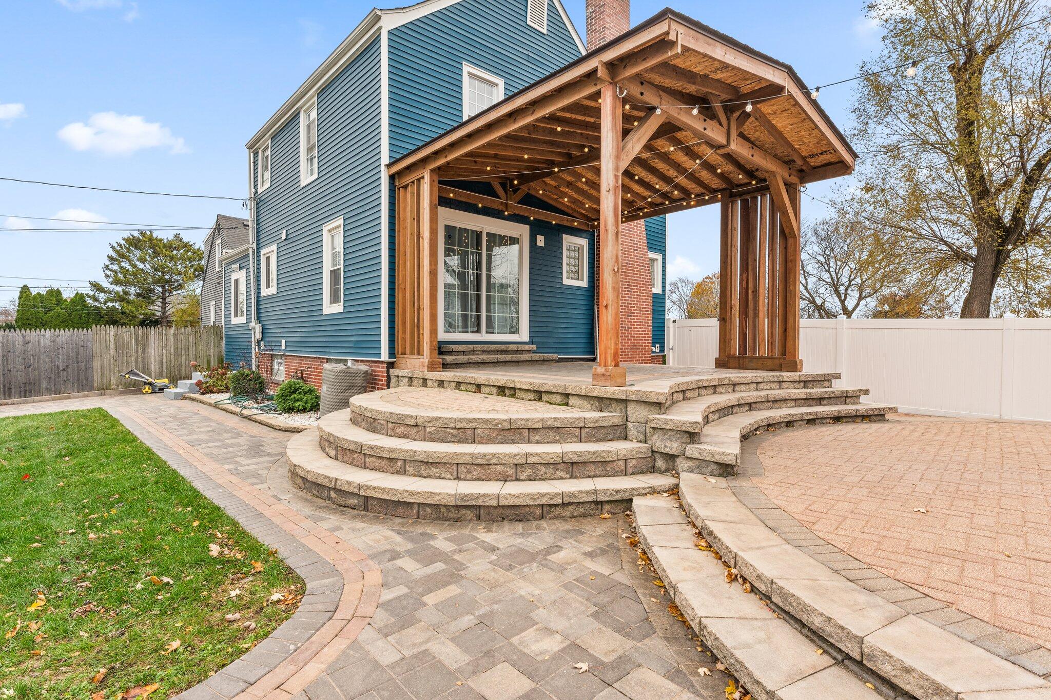 Hammond, Indiana 46323, United States, 4 Bedrooms Bedrooms, ,2 BathroomsBathrooms,Residential,Active,29823