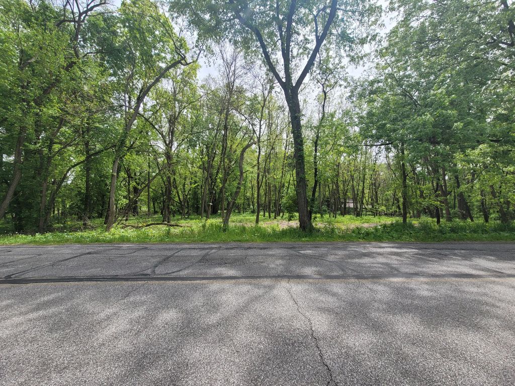 Photo of 594 W Division Road, Valparaiso, IN 46385 (MLS # 839063)