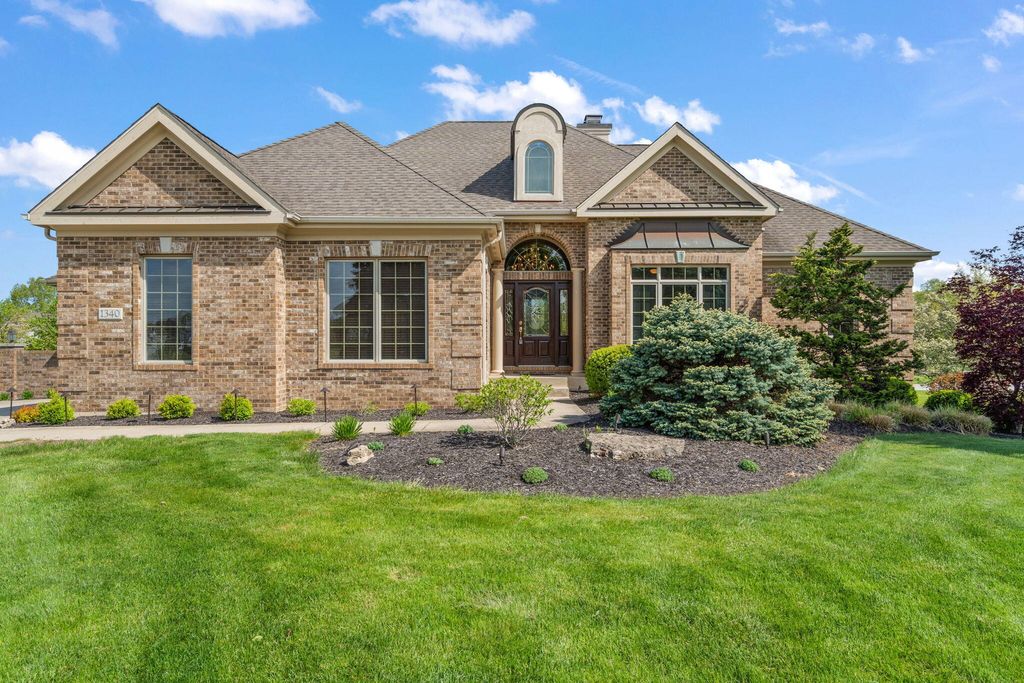 Photo of 1340 Cantigny Court, Chesterton, IN 46304 (MLS # 838845)