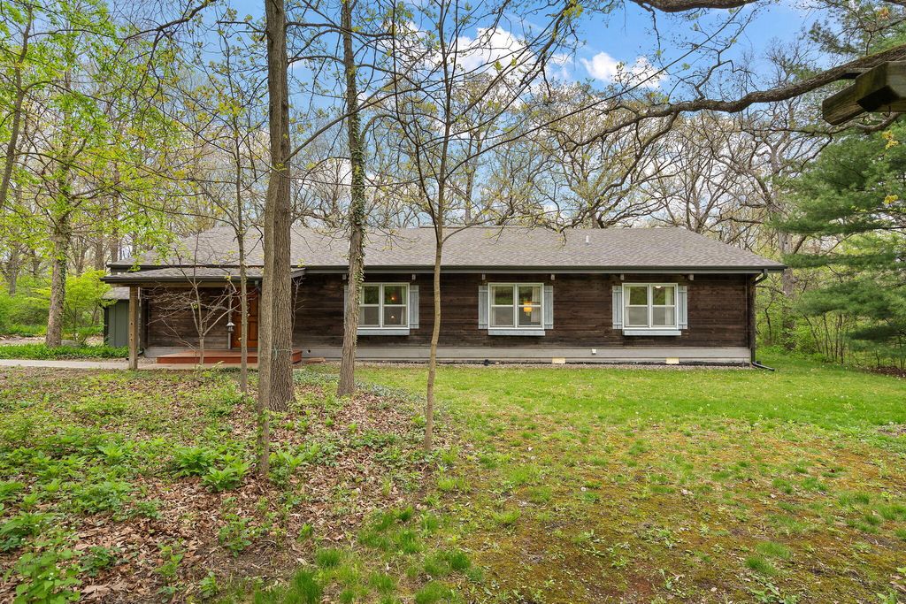 Photo of 16294 Lakewood Street, Lowell, IN 46356 (MLS # 838145)