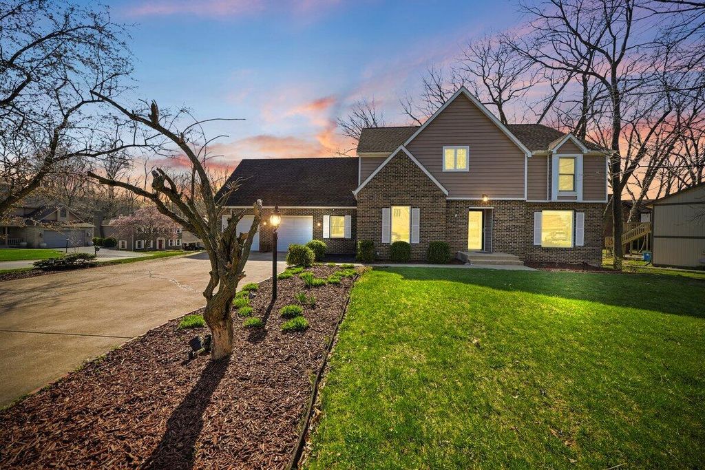 Photo of 188 Amhurst Place, Valparaiso, IN 46385 (MLS # 837063)