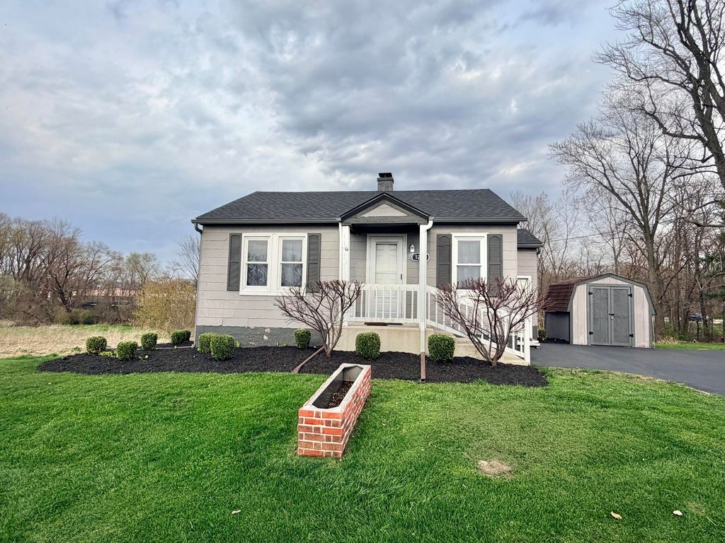 Photo of 1257 Horse Prairie Avenue, Valparaiso, IN 46385 (MLS # 837052)