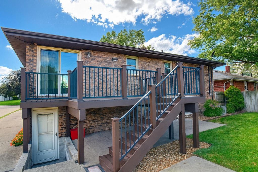 Photo of 3631 Manor Drive, Highland, IN 46322 (MLS # 832461)