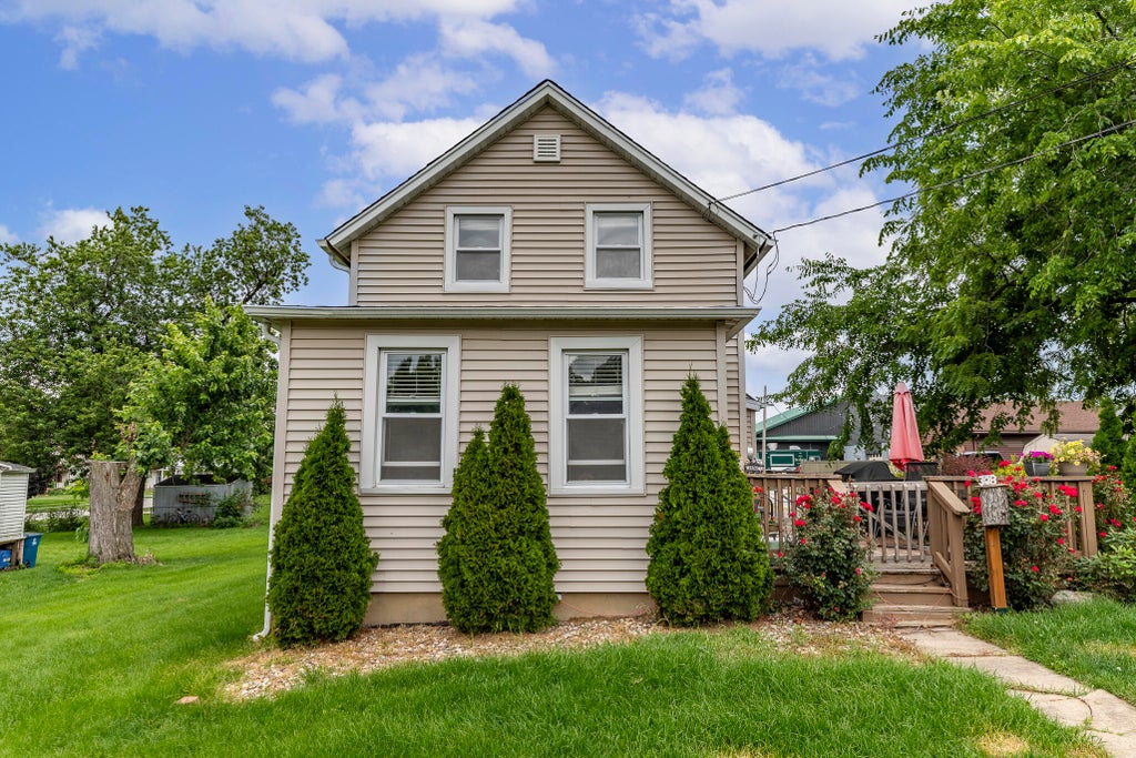 Photo of 308 E Porter Street, Crown Point, IN 46307 (MLS # 841443)