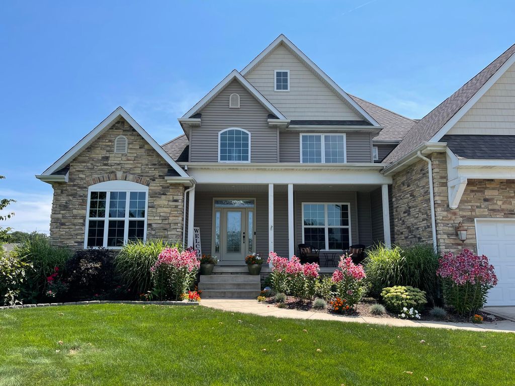 Photo of 186 Buckskin Lane, Valparaiso, IN 46383 (MLS # 837844)