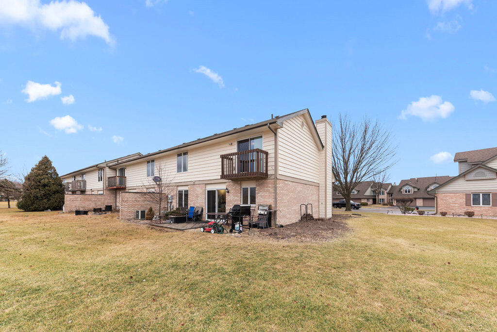 Crown Point, Indiana 46307, United States, 2 Bedrooms Bedrooms, ,2 BathroomsBathrooms,Residential,Pending,8940