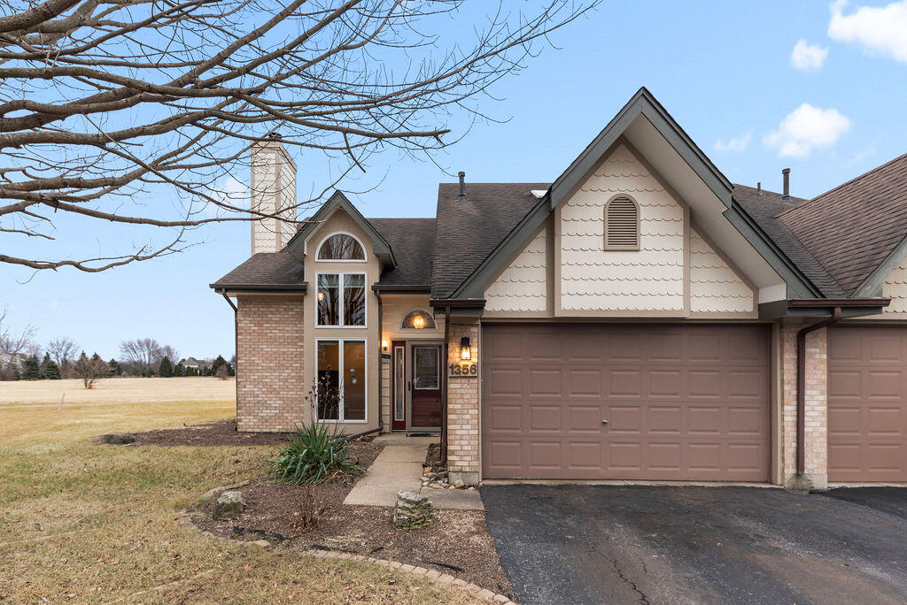 Crown Point, Indiana 46307, United States, 2 Bedrooms Bedrooms, ,2 BathroomsBathrooms,Residential,Pending,8940