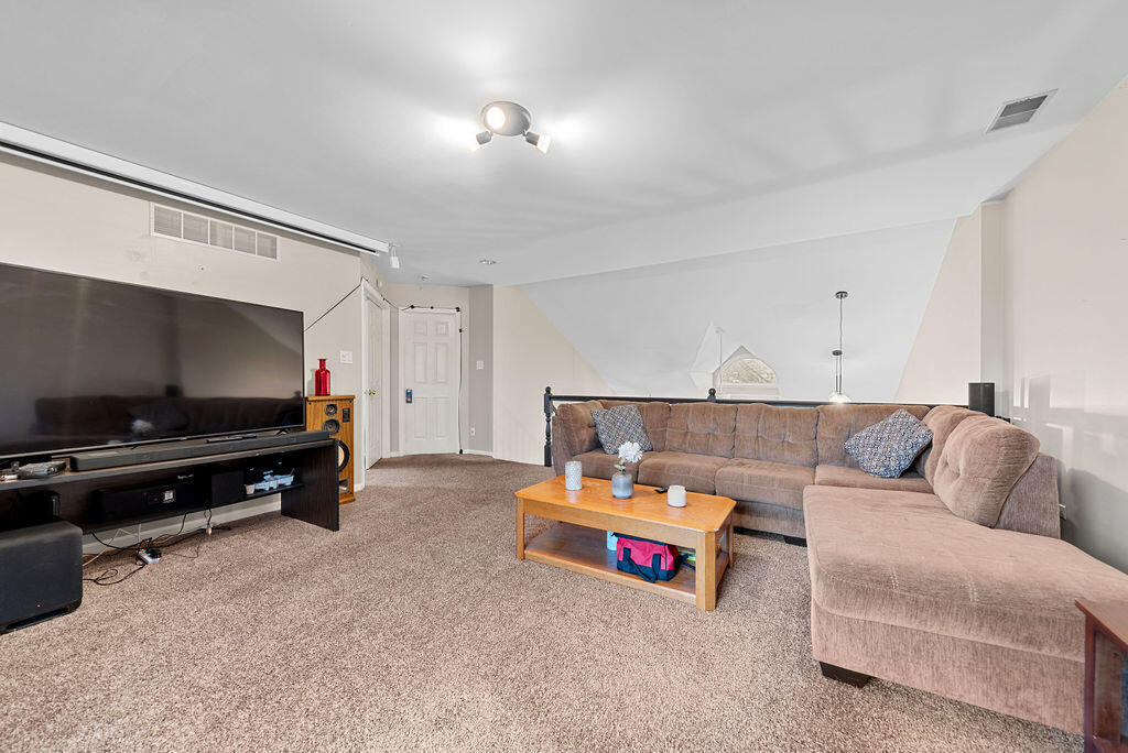 Crown Point, Indiana 46307, United States, 2 Bedrooms Bedrooms, ,2 BathroomsBathrooms,Residential,Pending,8940