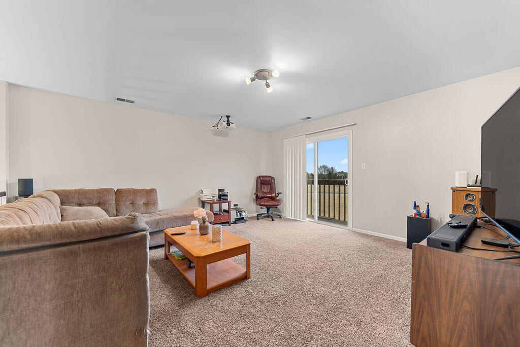 Crown Point, Indiana 46307, United States, 2 Bedrooms Bedrooms, ,2 BathroomsBathrooms,Residential,Pending,8940