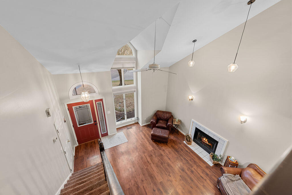 Crown Point, Indiana 46307, United States, 2 Bedrooms Bedrooms, ,2 BathroomsBathrooms,Residential,Pending,8940