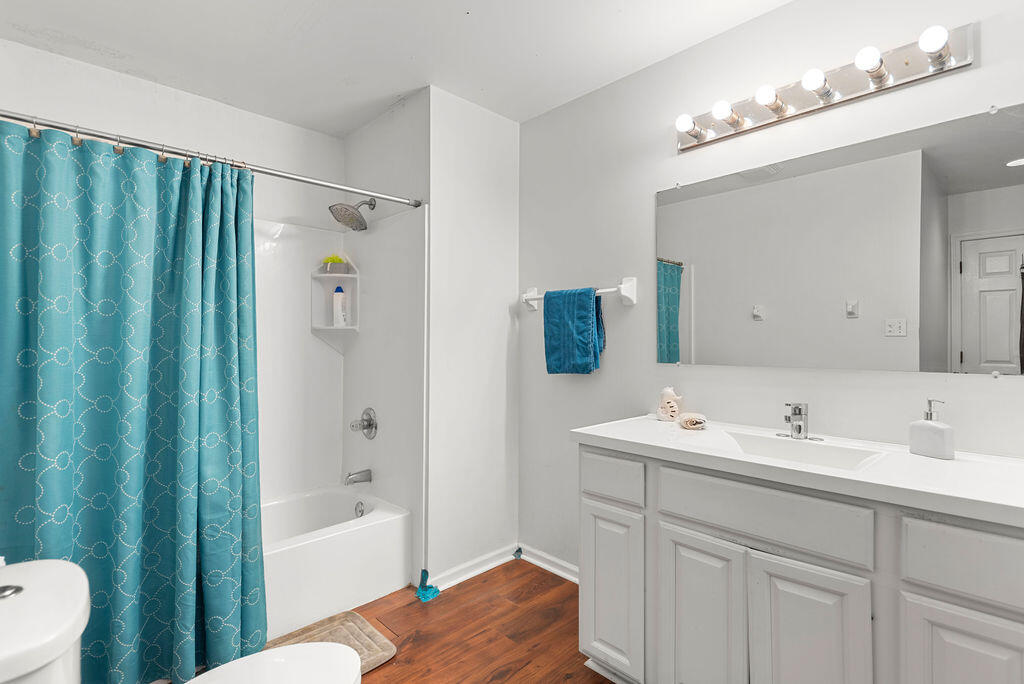 Crown Point, Indiana 46307, United States, 2 Bedrooms Bedrooms, ,2 BathroomsBathrooms,Residential,Pending,8940