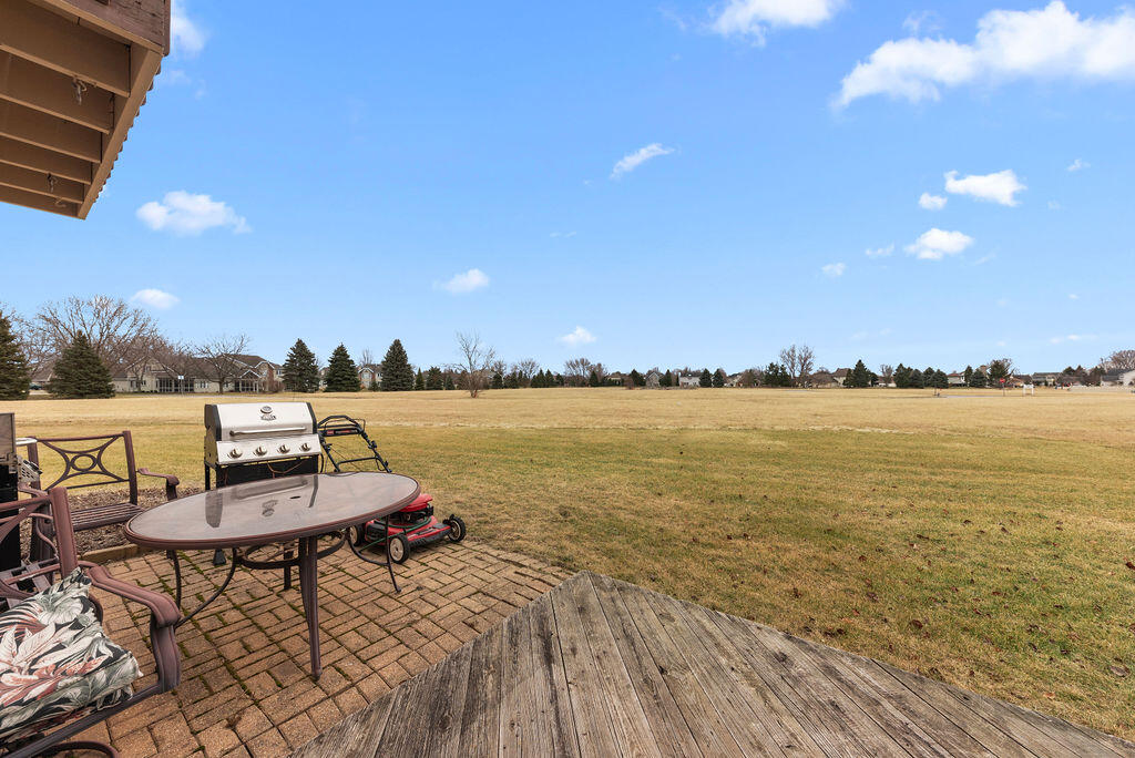 Crown Point, Indiana 46307, United States, 2 Bedrooms Bedrooms, ,2 BathroomsBathrooms,Residential,Pending,8940