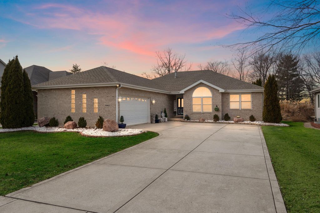 Photo of 9962 Forest Street, Dyer, IN 46311 (MLS # 834777)