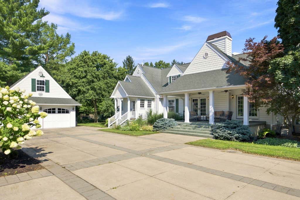 Photo of 827 W Clark Street, Rensselaer, IN 47978 (MLS # 844216)